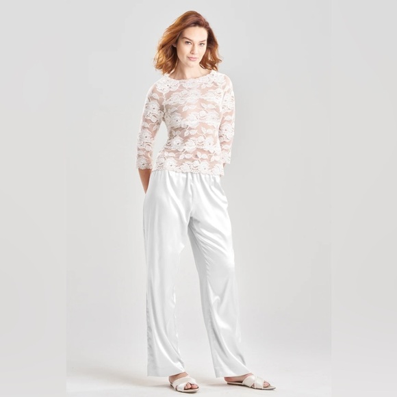 JOSIE NATORI
Imagine Allover
Lace Top Color: Warm White size M/L 
Good condition - Picture 1 of 13